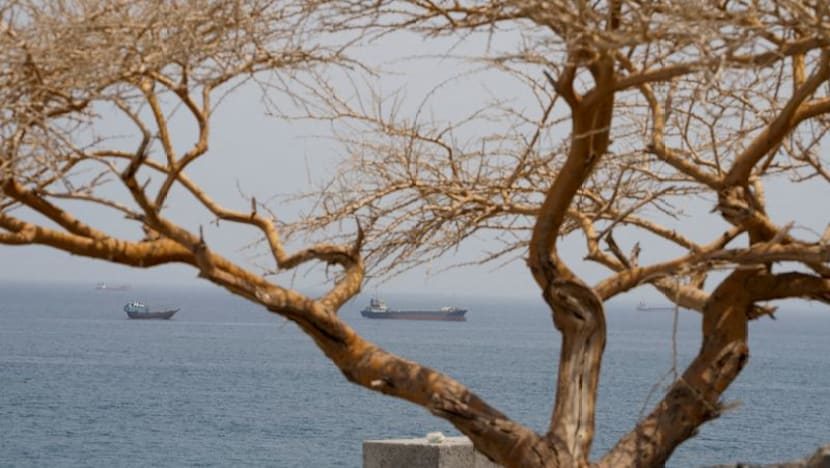 Oil rises on Iran war stalemate; near-term potential for further gains seen limited