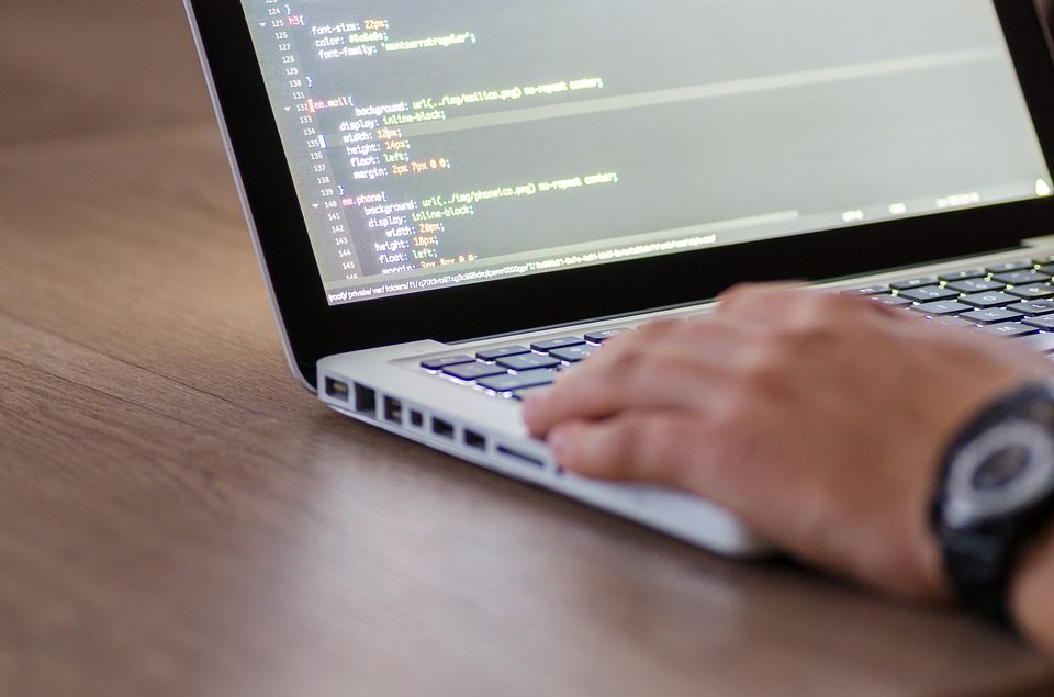 Palantir Signs Enterprise Deals With Rackspace, SNP SE, GNP Seguros