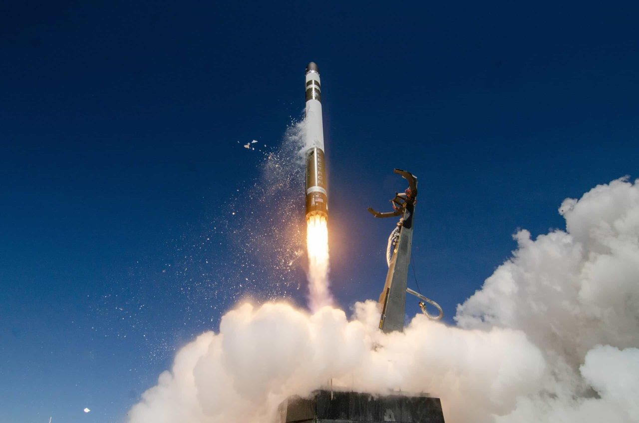 SpaceX Rises 5% on Fresh Starlink Launch, Intuitive Machines Gains 3% Ahead of Earnings