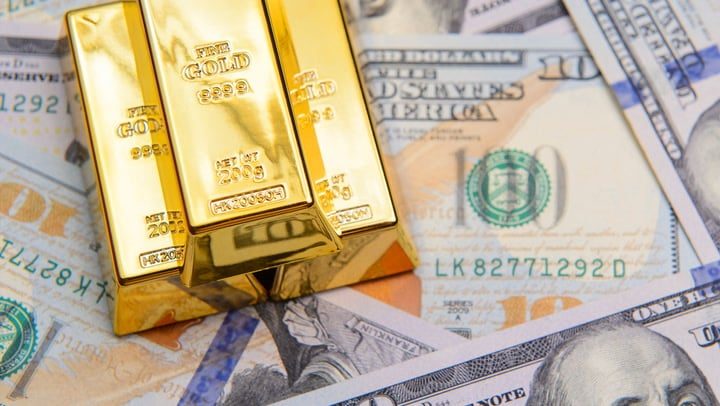 Barrick Gold Falls, Newmont Rises As Miners Agree On IPO