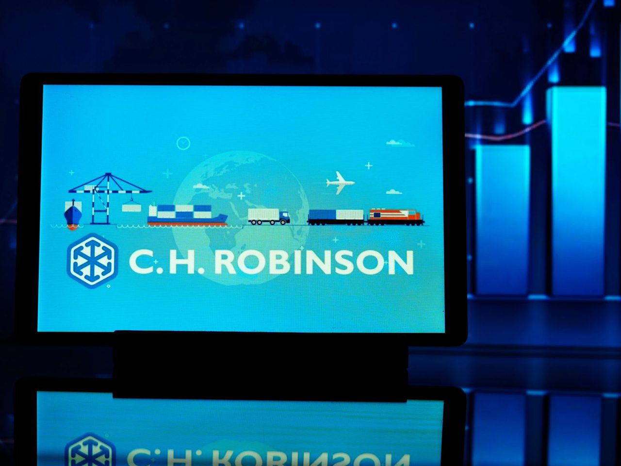 C.H. Robinson Stock: Is Wall Street Bullish or Bearish?