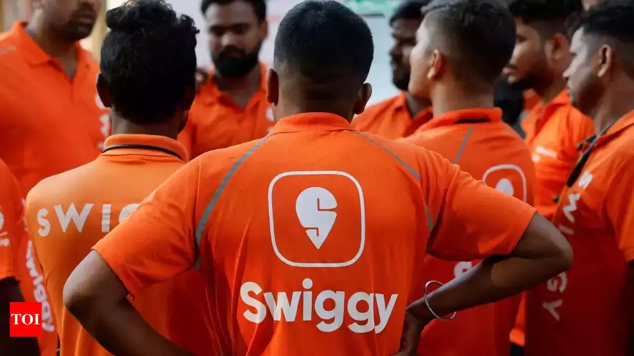 Swiggy shares plunge 6% even as losses narrow. Should investors buy, sell or accumulate?