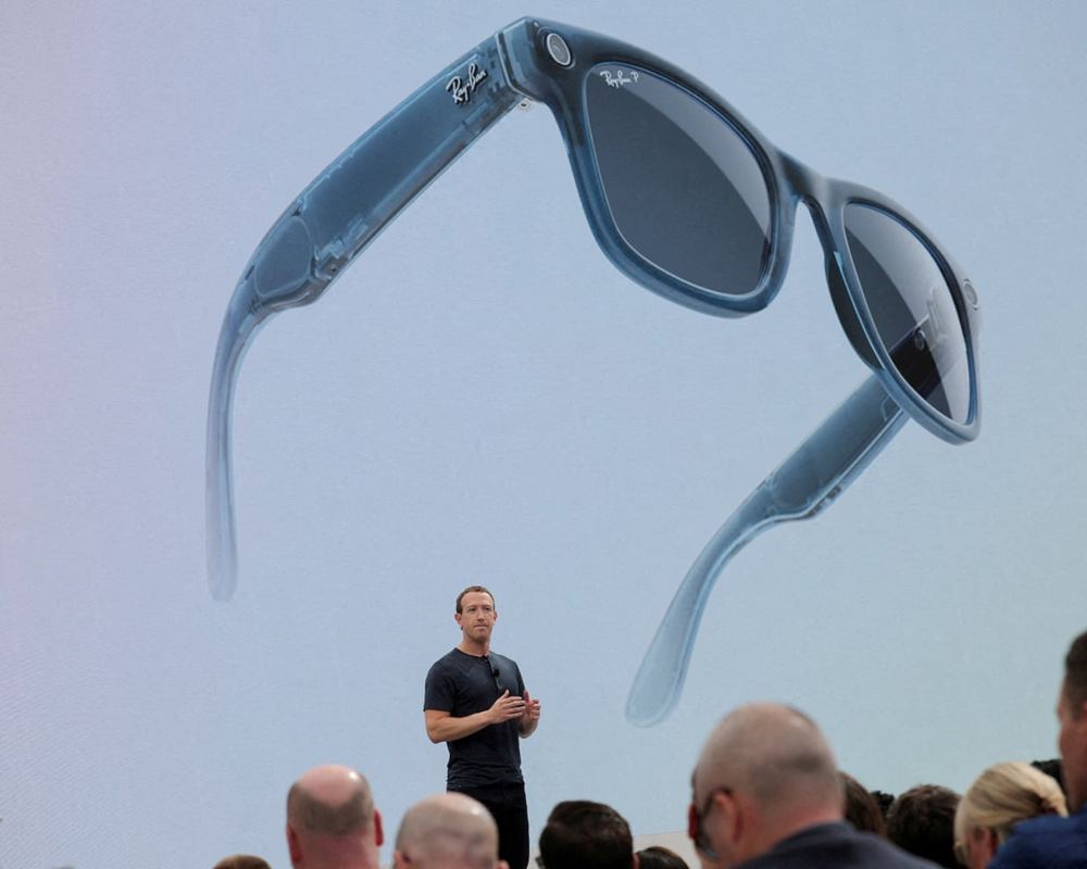 ‘People were giving me dirty looks’: the backlash against Meta smartglasses