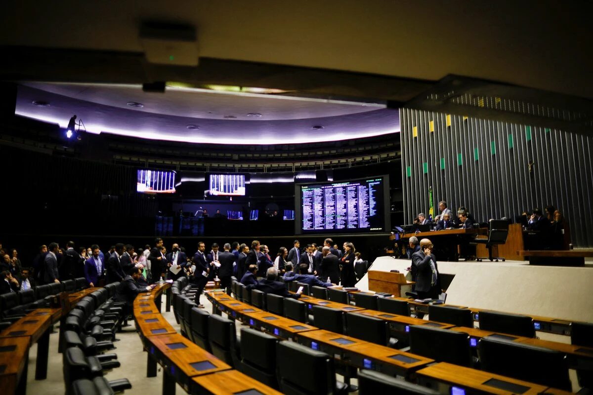 Brazil passes $2.4bn off-budget credits, risking fiscal credibility