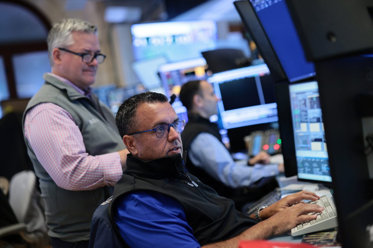 Tech bulls lose conviction as key trading metric blows out to the widest since 2008