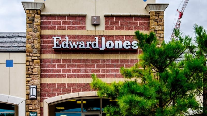 Edward Jones Posts Record $5B in Quarterly Revenue