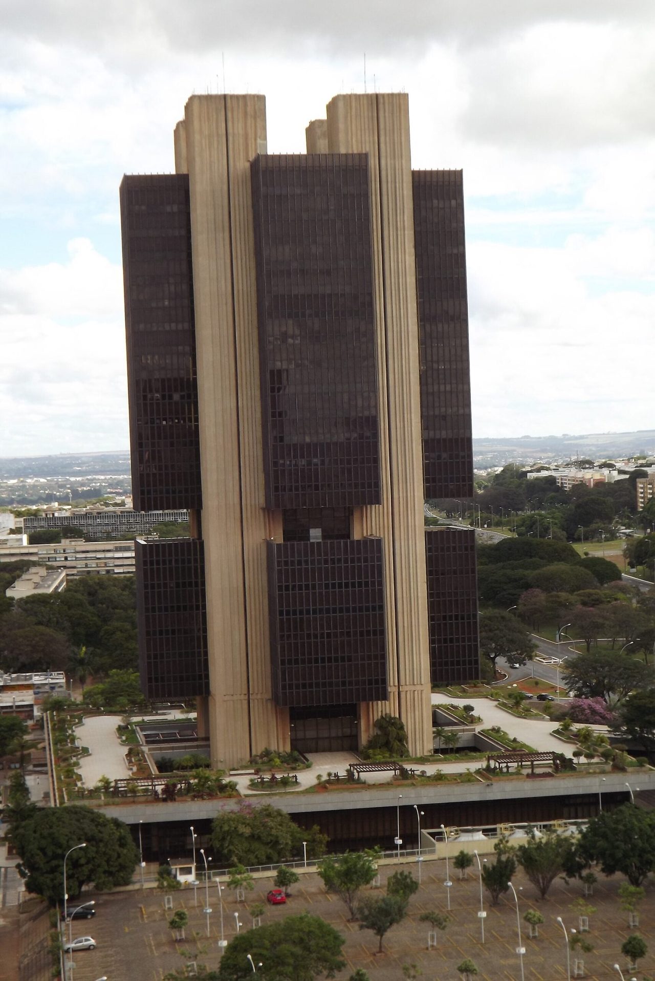 Brazil Central Bank Slashes Rate to 14% in Fourth Straight Cut
