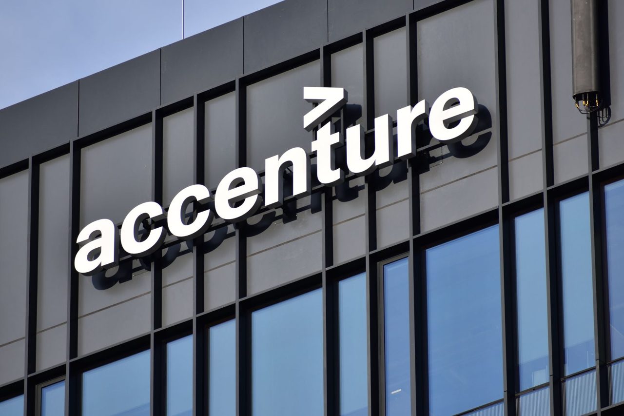 IBM vs. Accenture: One Trades at a 52-Week Low. The Better Dividend Stock May Surprise You.