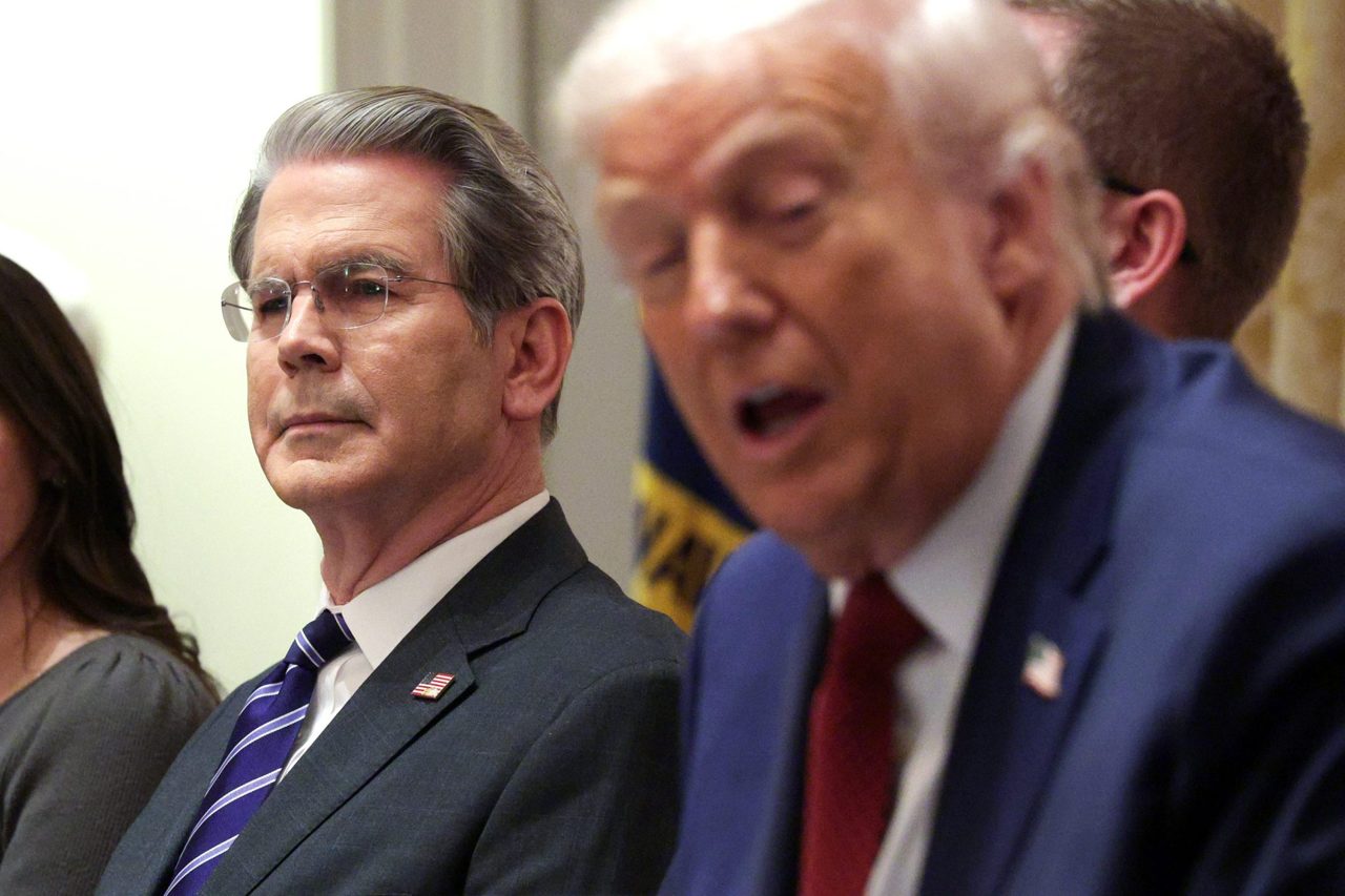 Interest on national debt now costs Treasury $3 billion a day, finds the CBO—after U.S. spends $10 billion propping up the currency of its top lender