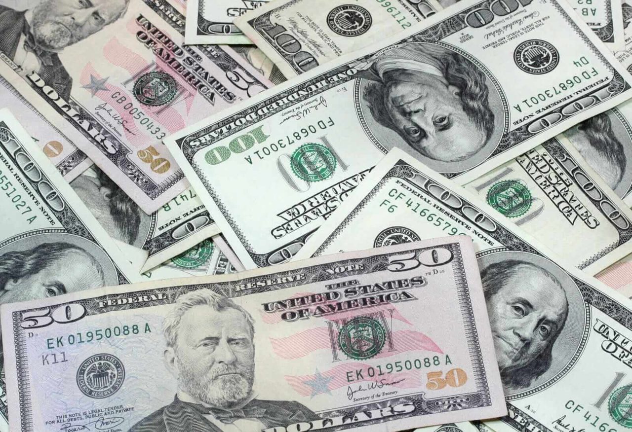 Dollar Recovers Early Losses on US Economic Strength