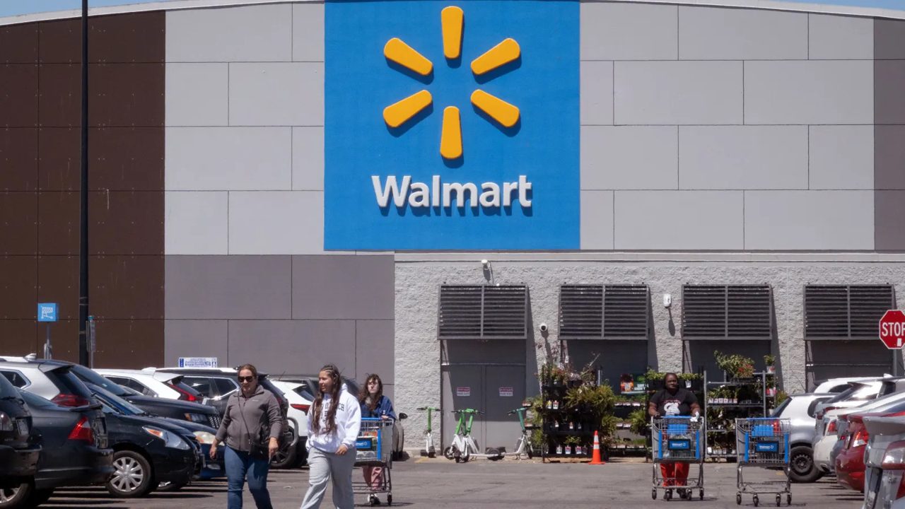 Walmart touts fast delivery, strong Walmart+ membership as growth drivers
