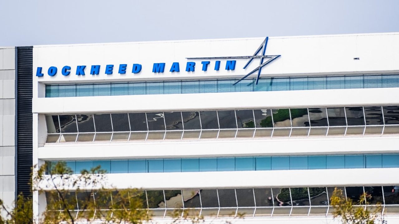 Lockheed Martin is Down 8% in 6 Months: Wall Street Pro Expects 30% Growth Within a Year