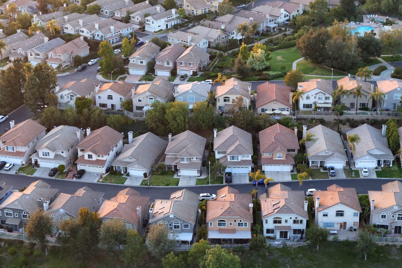 Bill limiting investors from buying homes set to speed through Congress