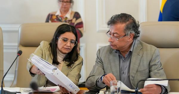 Colombia: official accuses Petro of mistreatment and the president announces legal action against her