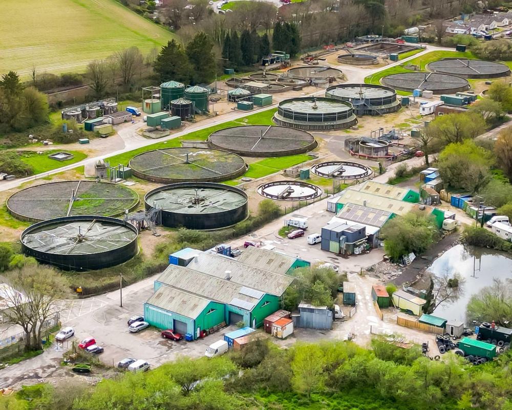 UK water bosses bypass bonus bans via base pay, parent payouts