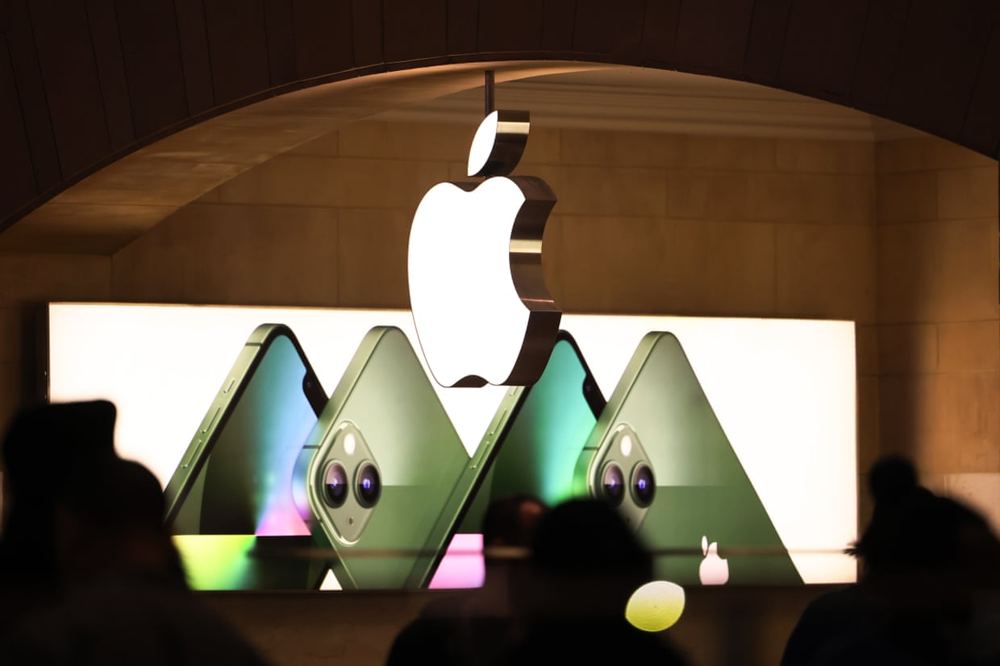 Apple reclaims top spot from Nvidia as AI investor focus broadens
