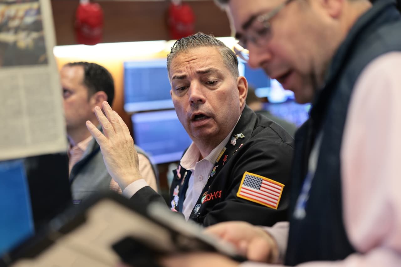 It’s time to go all-in on stocks, say these bullish strategists. ‘Nothing seems to shake this market.’