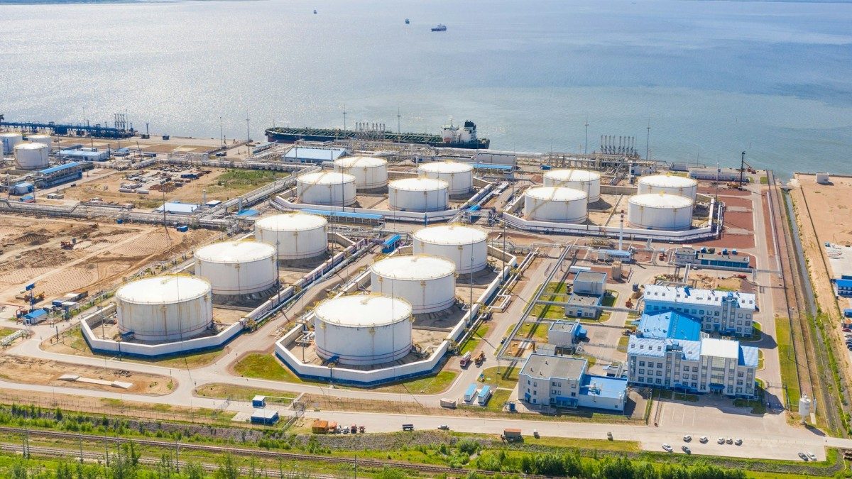 U.S. Crude Inventories Fall 1.7 Million Barrels As Iran Tensions Rattle Markets