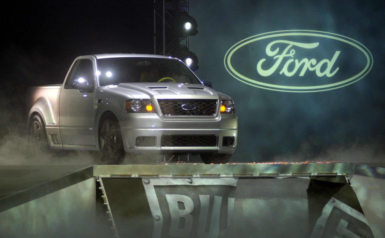 Ford and Stellantis Drop 4% as Trump Sets 50% Auto Tariffs on Canada, General Motors Slips