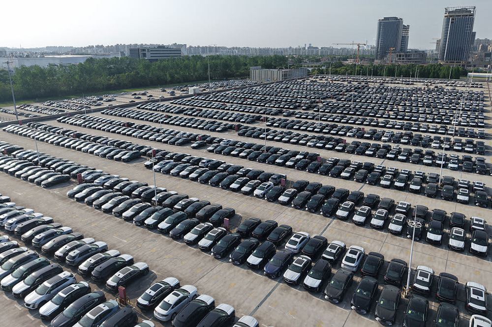 U.S. auto market predictions for 2030: More hybrids, no Chinese entrants