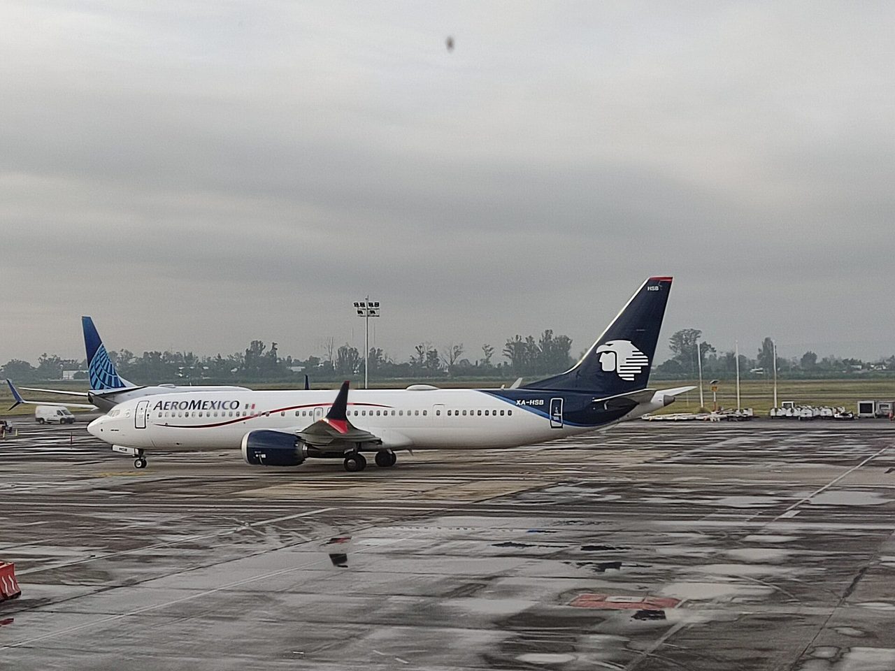 JPMorgan downgrades ASUR as Cancún passenger slide deepens