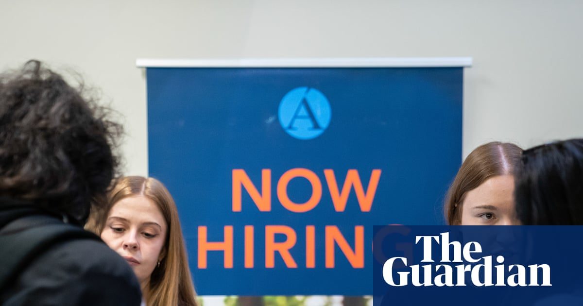 US unexpectedly lost 23,000 jobs in July as slump in growth continues