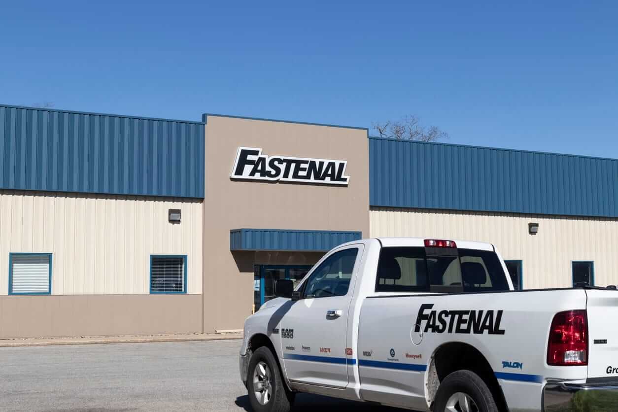 Are Wall Street Analysts Predicting Fastenal Stock Will Climb or Sink?