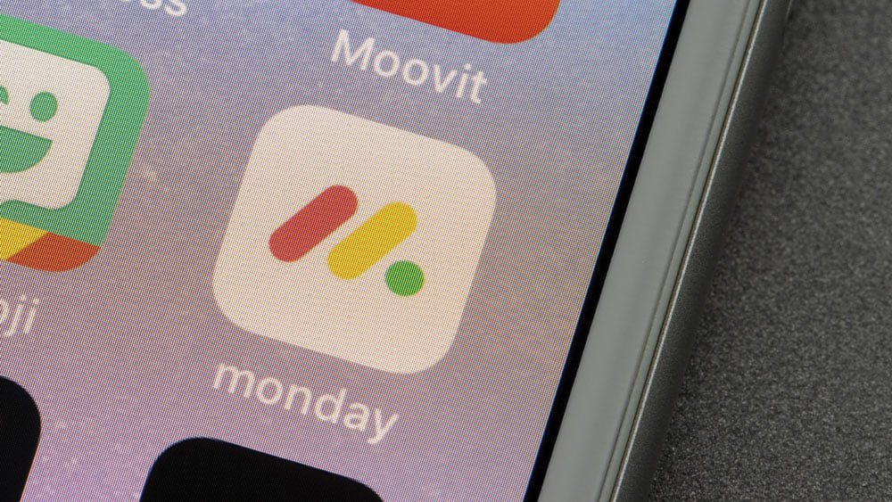 Monday.com Falls As Software Maker's Guidance Trumps Earnings Beat