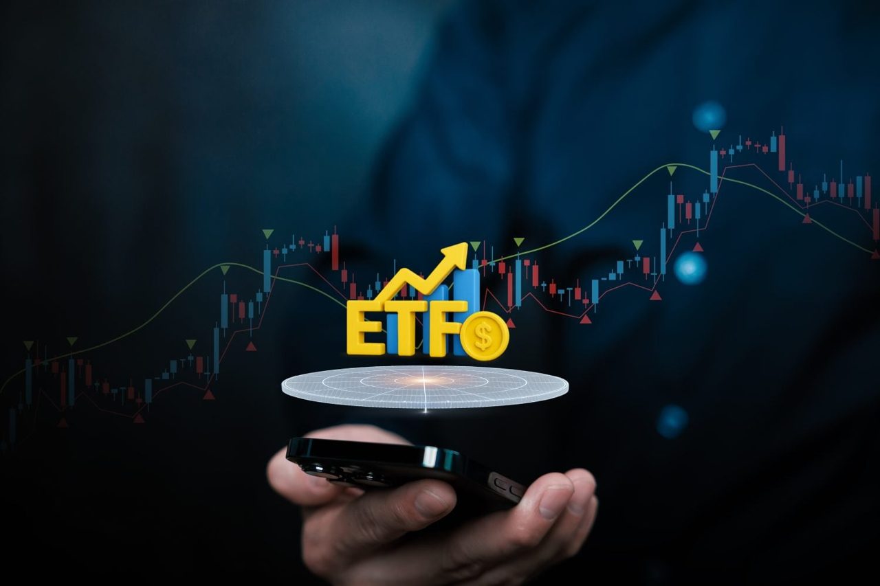 SCHD vs VIG: After Comparing the Two Most Popular Dividend ETFs in America, One Is the Better Buy for 2026
