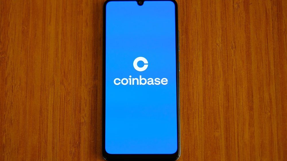 Coinbase Below Key Level Amid Clarity Act Uncertainty; Is Coinbase Stock A Sell Now?