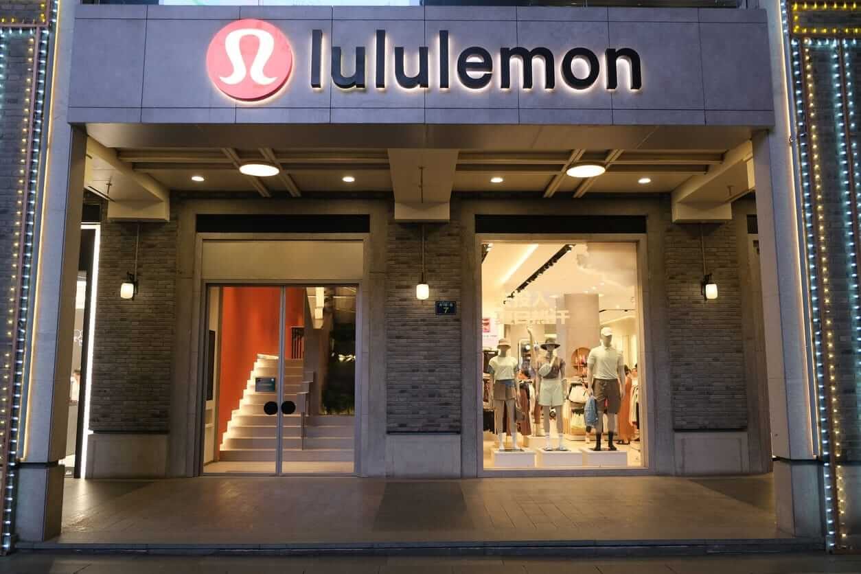 What Are Wall Street Analysts' Target Price for lululemon athletica Stock?