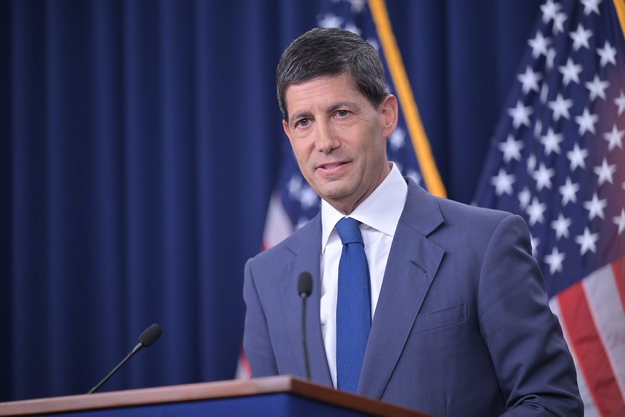 Fed Chair Kevin Warsh Is Reshaping the Central Bank, but the Unintended Consequences of His Actions Can Derail Wall Street