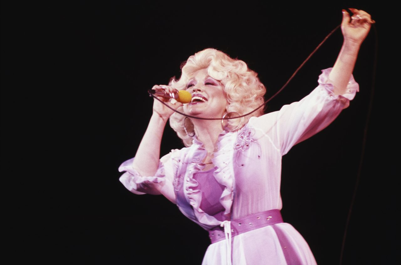 When someone talks down to you, use Dolly Parton's simple trick to 'maintain your dignity and disarm' them, says expert