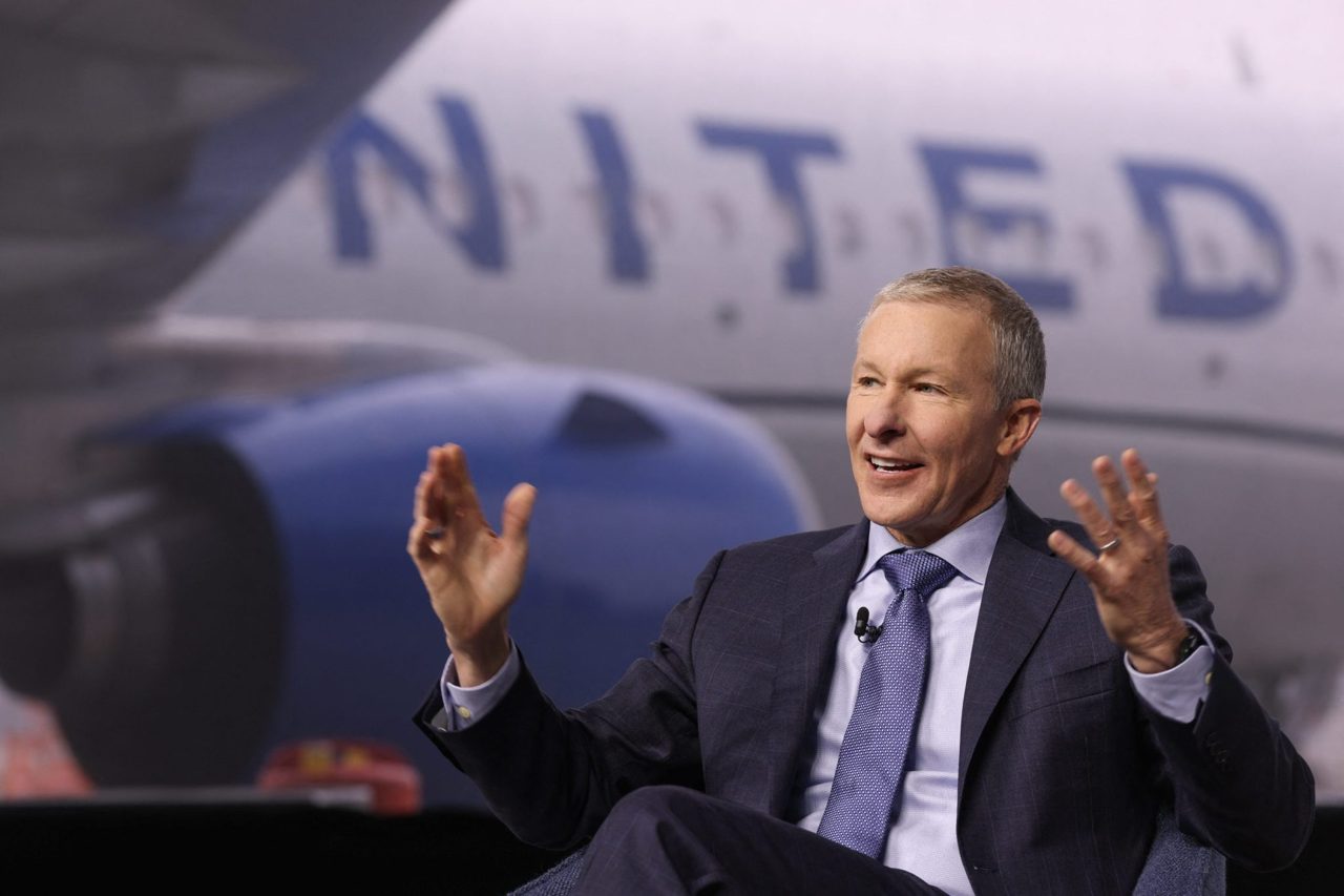 United targets higher yields with empty middle seat rows