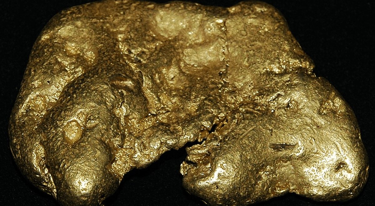 Gold Climbs to More Than Two-Month High as Iran Talks and U.S. Inflation Take Focus