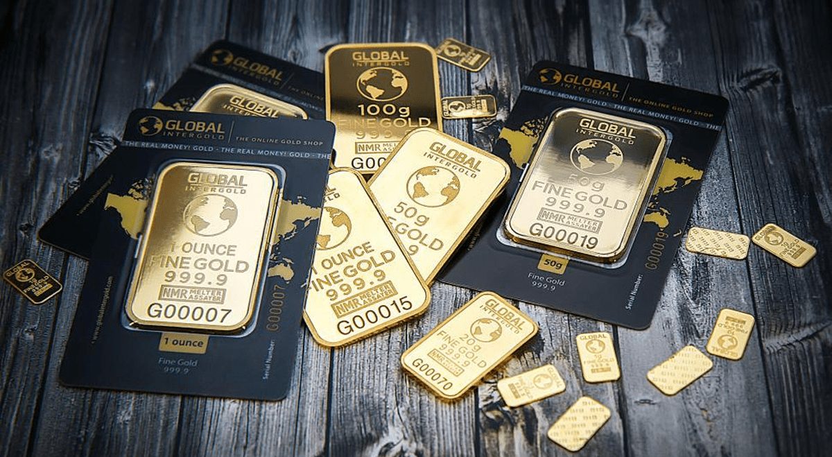 Why Bank of America strategist Michael Hartnett says the trade is still long gold