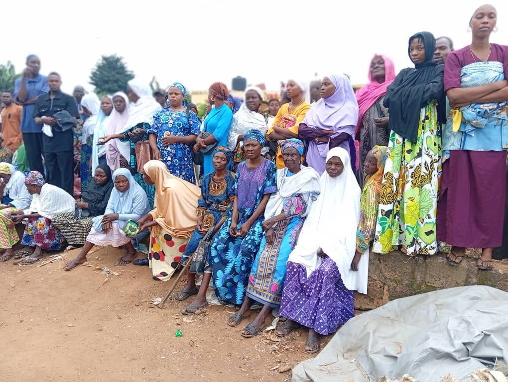 Osun Decides: Massive turnout as voters arrive early at Ward 8, Unit 7, Ilesa East polling unit
