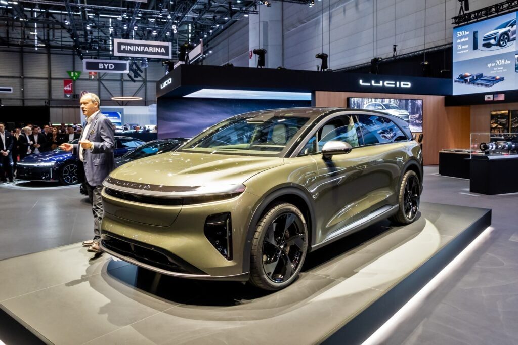 Lucid Stock Drifts Lower Monday: What's Going On?