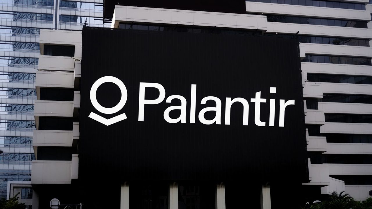 Is Wall Street Bullish or Bearish on Palantir Technologies Stock?