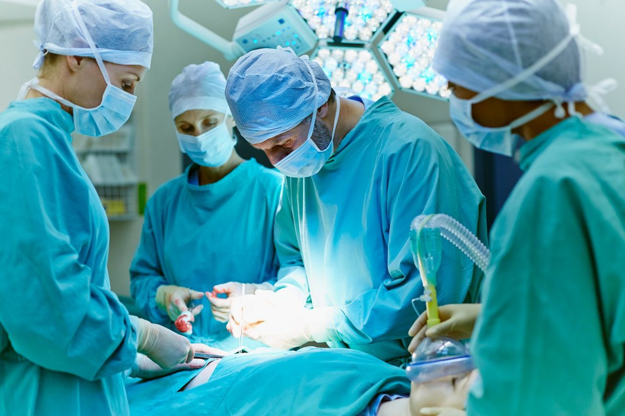 Medtronic vs. Intuitive Surgical: Which MedTech Stock Is the Better Buy Right Now?