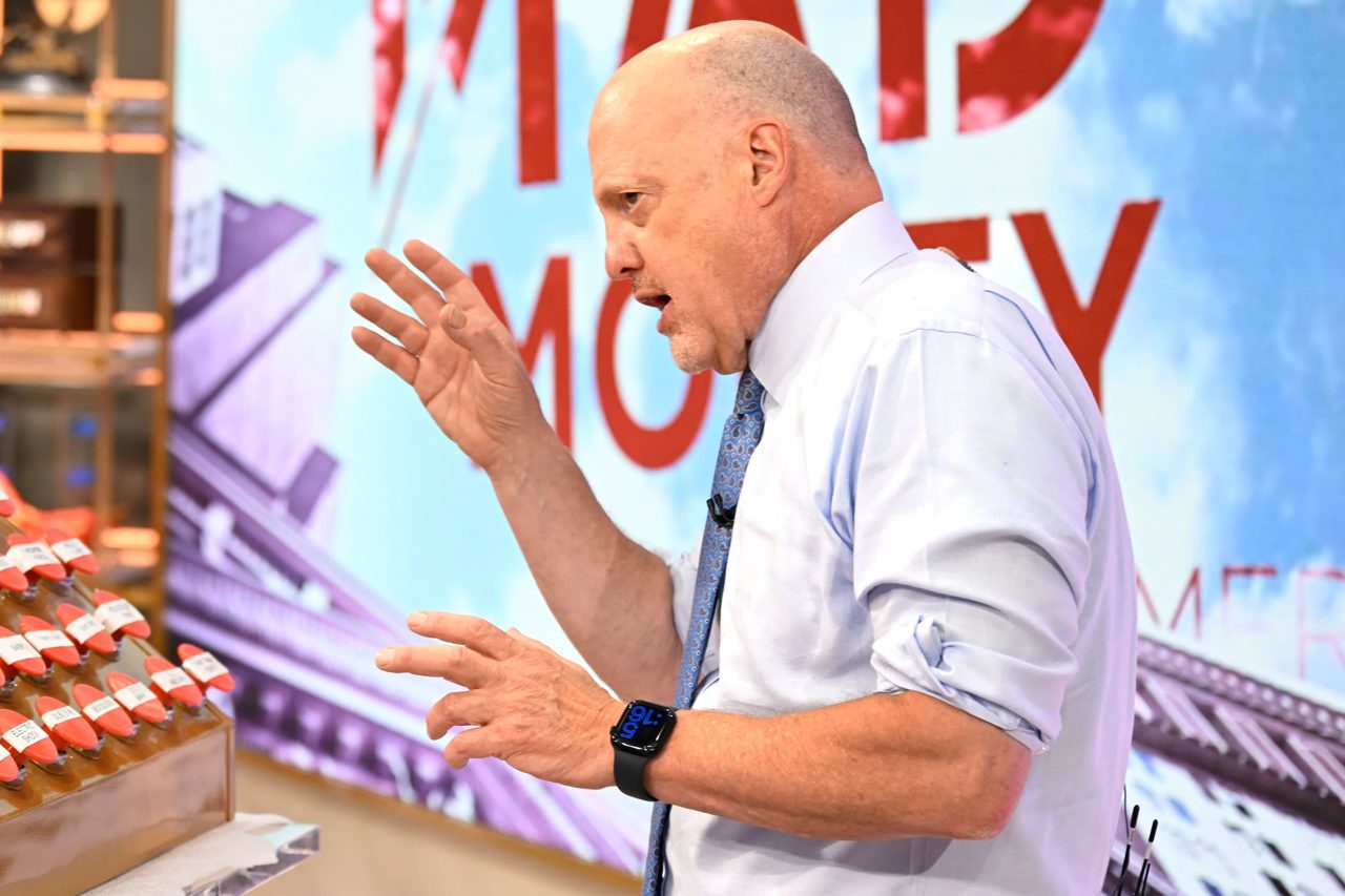 Jim Cramer says next week's economic data will drive the markets