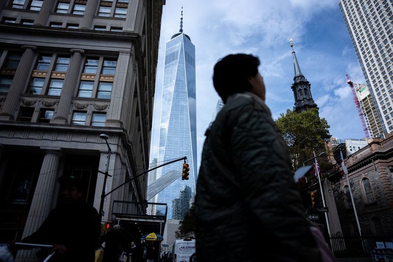 U.S. bank regulators warn firms on lending to undocumented workers
