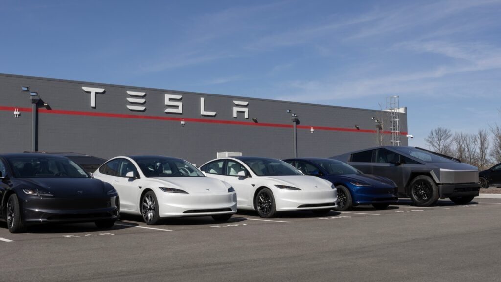 Tesla AI Boss Ashok Elluswamy Calls FSD V14 ‘James Bond’ After Dramatic 82-MPH Highway Collision Avoidance