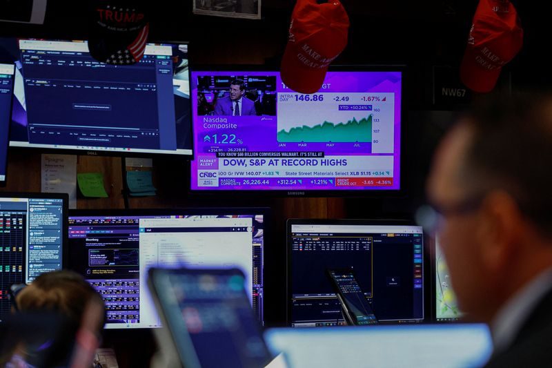 Global equity funds draw inflows for 11th week as upbeat earnings lift sentiment