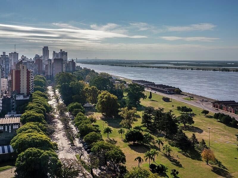 Argentina’s Paraná Shipping Paralyzed as 140+ Vessels Stranded