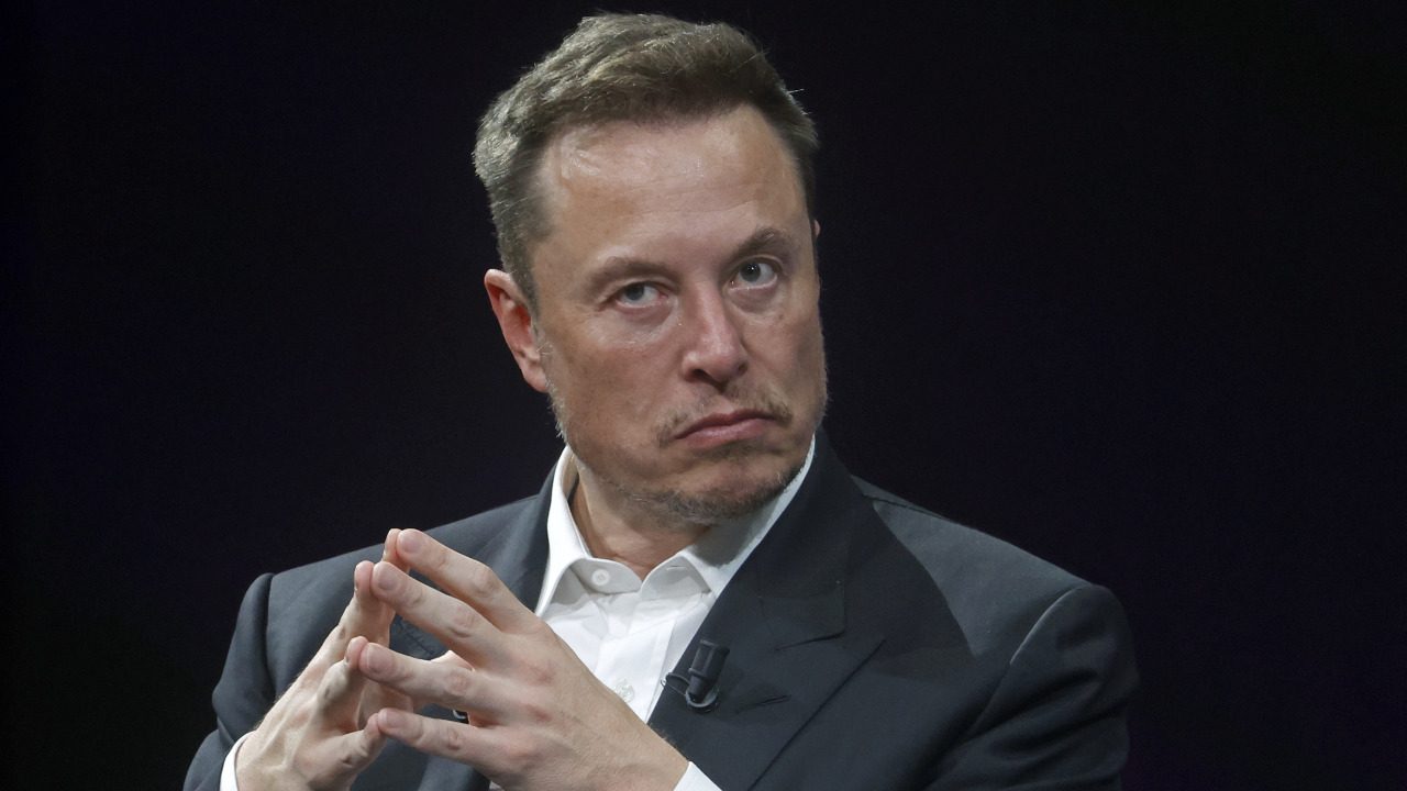 Elon Musk issues red flag warning to group of SpaceX traders — but they keep doubling down. Are you making the same bet?
