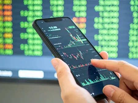 US equity funds see inflows as AI optimism revives demand for tech stocks