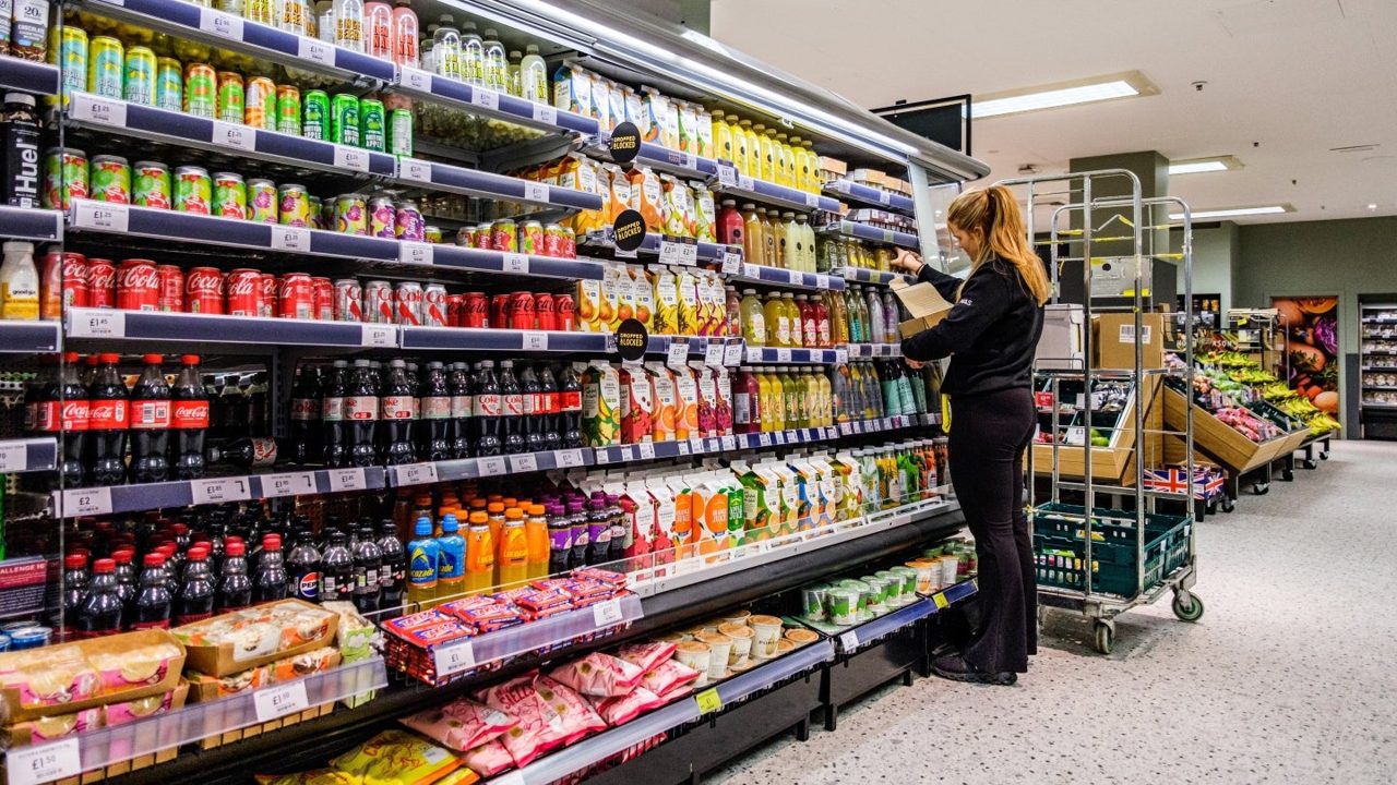 UK retailers issue five profit warnings in Q2 amid Middle East conflict