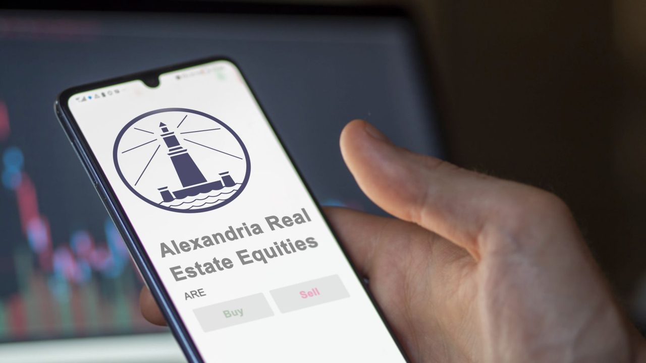 Is Wall Street Bullish or Bearish on Alexandria Real Estate Stock?