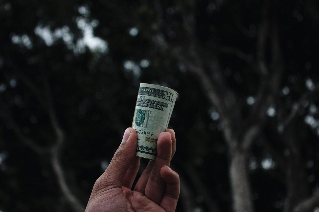 Philip Morris International (PM) vs. Altria Group (MO): Which Tobacco Dividend Fits Your Portfolio
